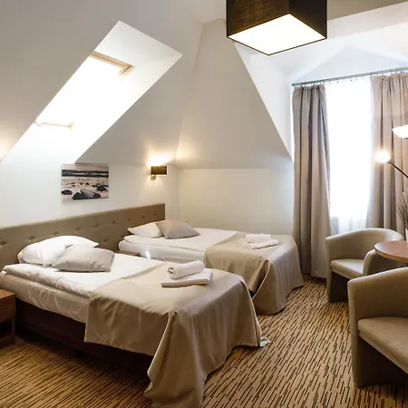 Golden & Resort Łazy