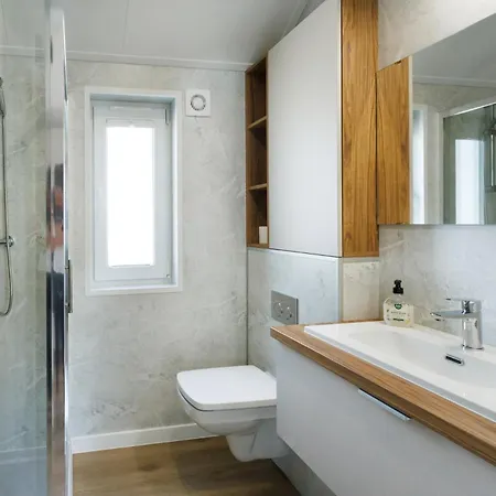 Курортный комплекс Golden &